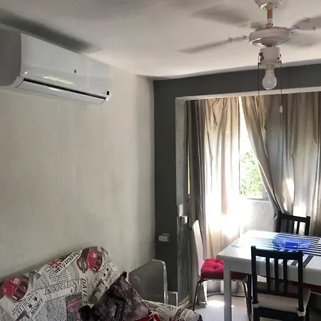 Appartement 1 Y Salon Con Sofa Cama Bien Comunicado Con El Centro