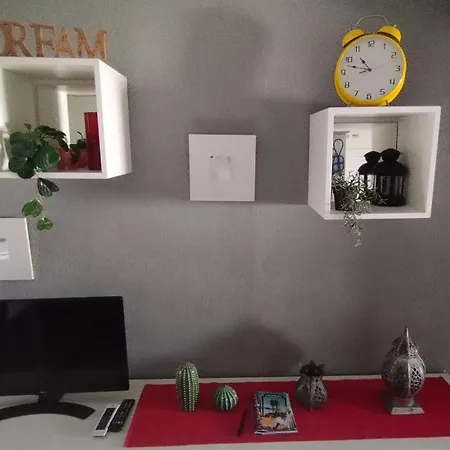 1 Y Salon Con Sofa Cama Bien Comunicado Con El Centro * Seville
