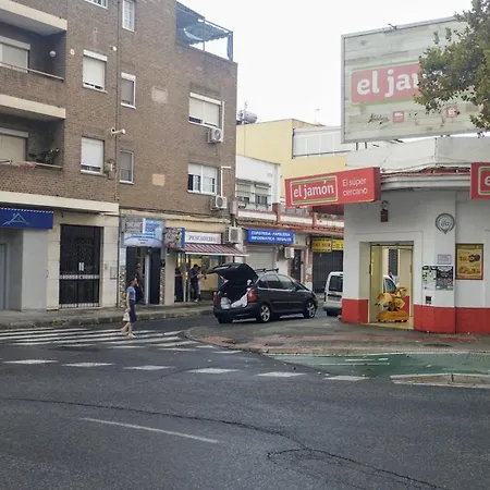 1 Y Salon Con Sofa Cama Bien Comunicado Con El Centro * Séville